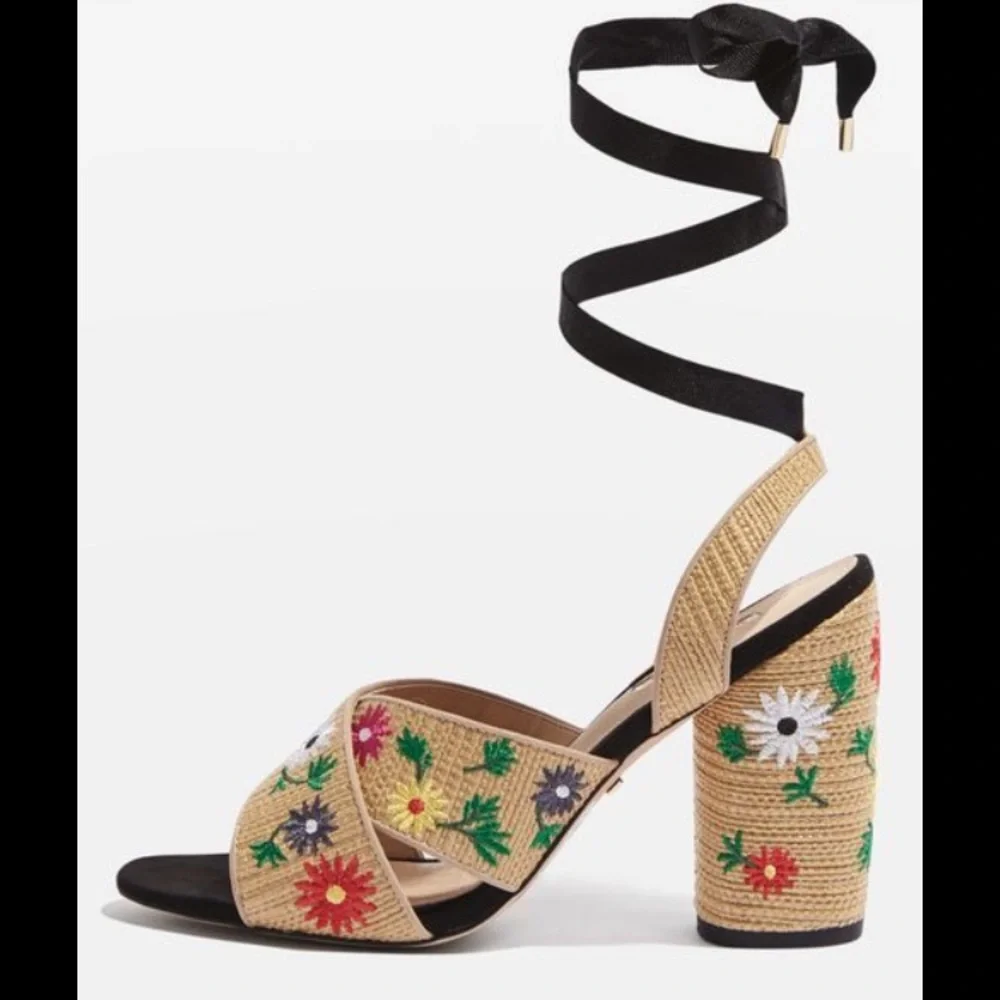 Like new Top Shop Reena Lace Up Embroidered Sandals